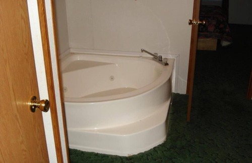 Thayer Hotel | Comfort Green Motel