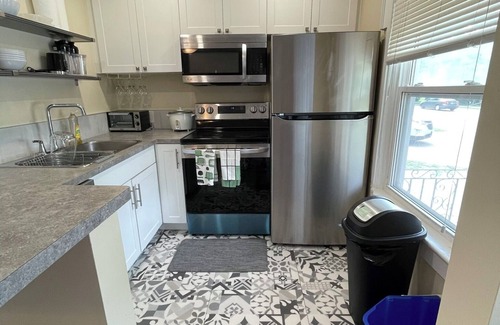 Merritton Apartment | Comfort Home Stays - Central Niagara Ideal For Families or Groups