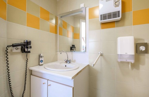 Etampes Hotel | Comfort Hotel Etampes