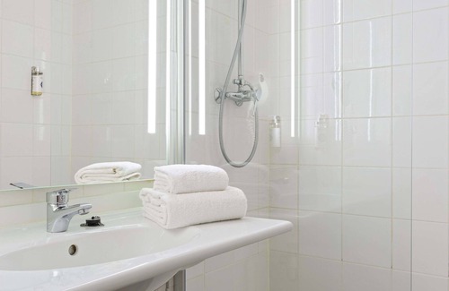 Louis Bertrand-Mirabeau-Semard Hotel | Comfort Hotel Paris Porte d'Ivry