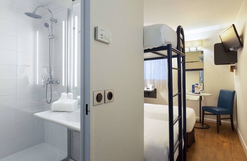Louis Bertrand-Mirabeau-Semard Hotel | Comfort Hotel Paris Porte d'Ivry
