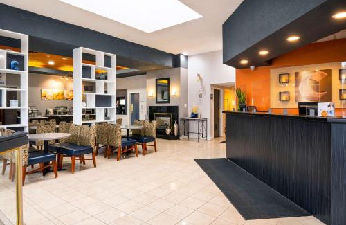 Peterborough Hotel | Comfort Hotel & Suites