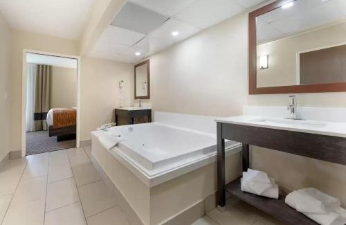 Revloc Hotel | Comfort Inn Ebensburg