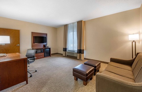 Bridgeport Hotel | Comfort Inn Louisville
