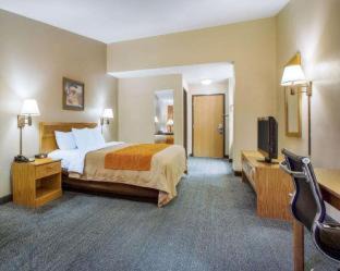 Marina Hotel | Comfort Inn Marina on the Monterey Bay