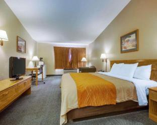 Marina Hotel | Comfort Inn Marina on the Monterey Bay