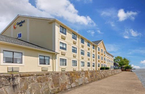 Huron Hotel | Comfort Inn River's Edge