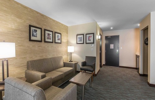 Calgary Hotel | Comfort Inn & Suites Airport North