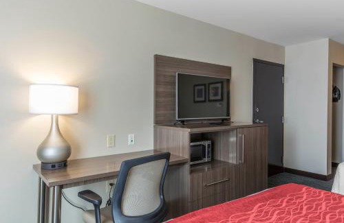 Calgary Hotel | Comfort Inn & Suites Airport North