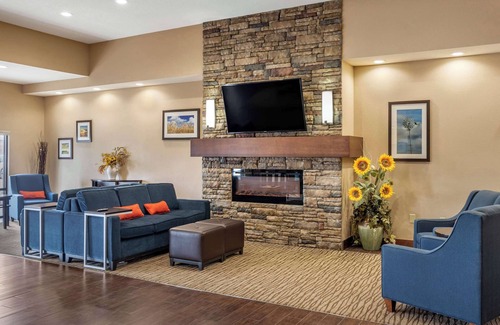 Augusta Hotel | Comfort Inn & Suites Augusta