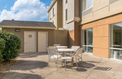 Berea Hotel | Comfort Inn & Suites Berea