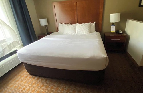 Brattleboro Hotel | Comfort Inn & Suites Brattleboro I-91