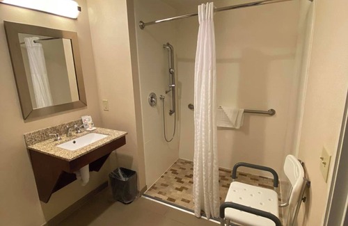 Brattleboro Hotel | Comfort Inn & Suites Brattleboro I-91