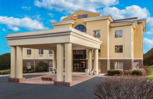 Brevard Hotel | Comfort Inn & Suites Brevard North