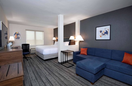 Carleton Place Hotel | Comfort Inn & Suites