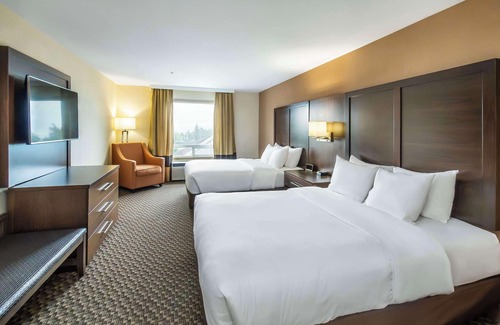 Salmon Arm Hotel | Comfort Inn & Suites