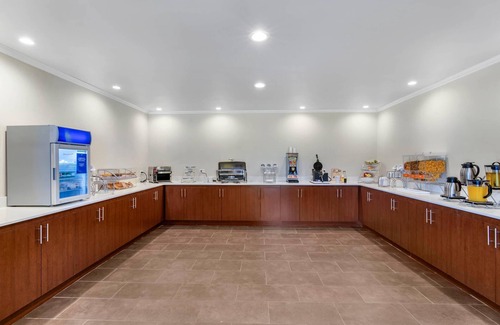 Valemount Hotel | Comfort Inn & Suites