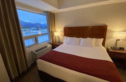 Valemount Hotel | Comfort Inn & Suites