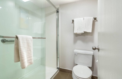 Chesterfield Hotel | Comfort Inn & Suites Chesterfield - St. Louis