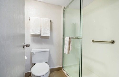 Chesterfield Hotel | Comfort Inn & Suites Chesterfield - St. Louis