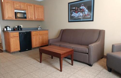 Milford Hotel | Comfort Inn & Suites Cooperstown - Milford