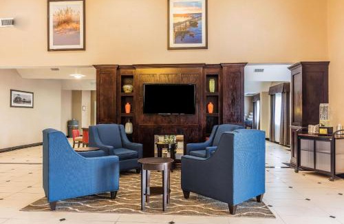 Long Beach Hotel | Comfort Inn & Suites Crystal Inn Sportsplex