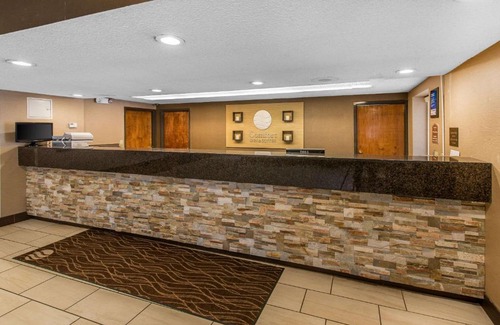 Northeast Park Hill Hotel | Comfort Inn & Suites Denver Northfield