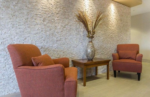 Nisku Hotel | Comfort Inn & Suites Edmonton International Airport