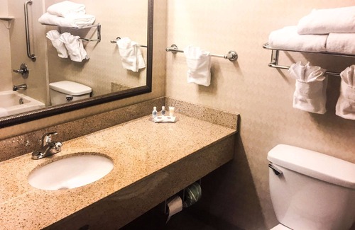 Harrisonville Hotel | Comfort Inn & Suites Harrisonville