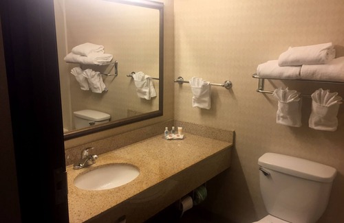Harrisonville Hotel | Comfort Inn & Suites Harrisonville