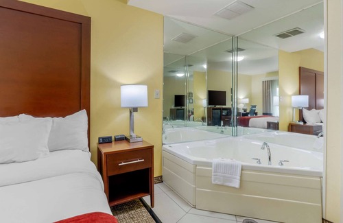 Hillsville Hotel | Comfort Inn & Suites Hillsville I-77