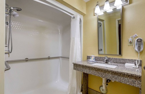 Hillsville Hotel | Comfort Inn & Suites Hillsville I-77