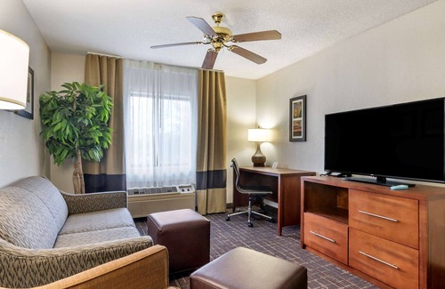 Lee's Summit Hotel | Comfort Inn & Suites Lees Summit - Kansas City