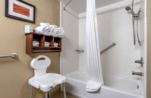 Leeds Hotel | Comfort Inn & Suites Leeds I-20