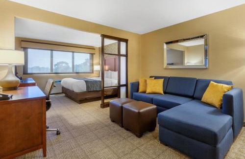 Revere Hotel | Comfort Inn & Suites Logan International Airport