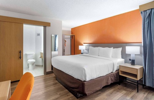 East Bank Hotel | Comfort Inn & Suites Nashville Downtown – Stadium