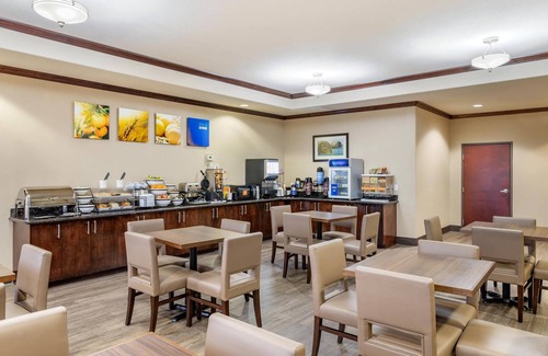Navasota Hotel | Comfort Inn & Suites Navasota