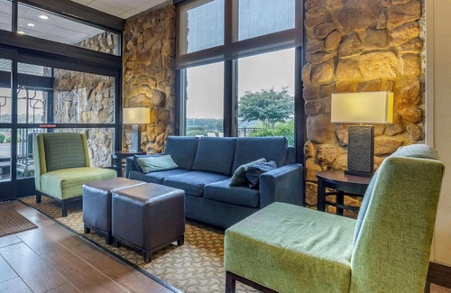 Danville Hotel | Comfort Inn & Suites near Danville Mall