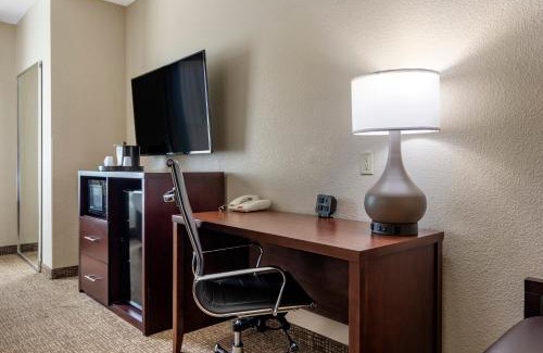 Corinth Hotel | Comfort Inn & Suites Near Lake Lewisville