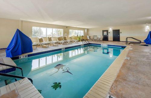 Perry Hotel | Comfort Inn & Suites Perry I-35