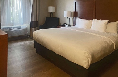 Deer Valley Hotel | Comfort Inn & Suites Phoenix North/Deer Valley