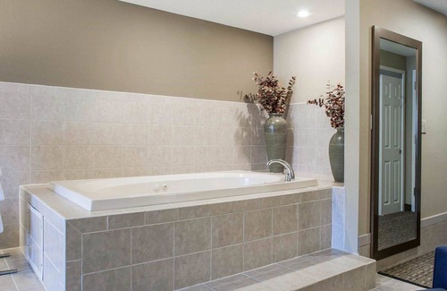 Sturbridge Hotel | Comfort Inn & Suites Sturbridge - Brimfield