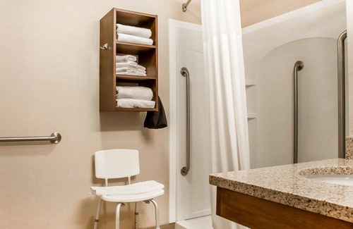 Sturbridge Hotel | Comfort Inn & Suites Sturbridge - Brimfield