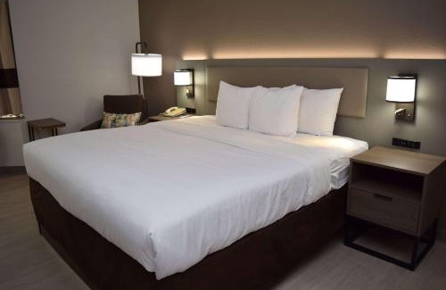 Syracuse Hotel | Comfort Inn & Suites Syracuse-Carrier Circle