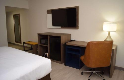 Syracuse Hotel | Comfort Inn & Suites Syracuse-Carrier Circle