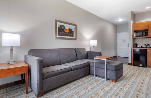 Cleveland Hotel | Comfort Inn & Suites