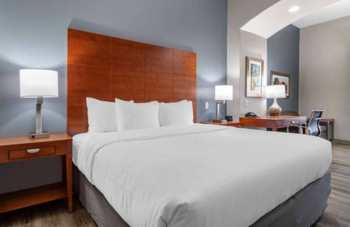Cleveland Hotel | Comfort Inn & Suites