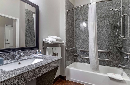 Cleveland Hotel | Comfort Inn & Suites