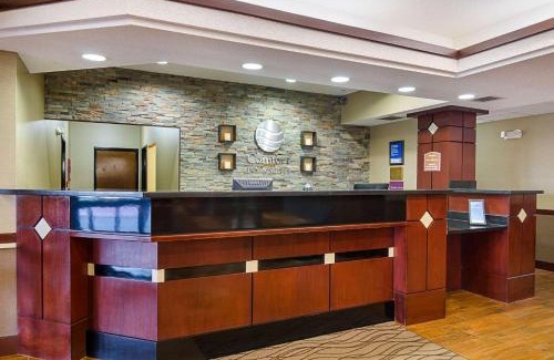 Hutchinson Hotel | Comfort Inn & Suites
