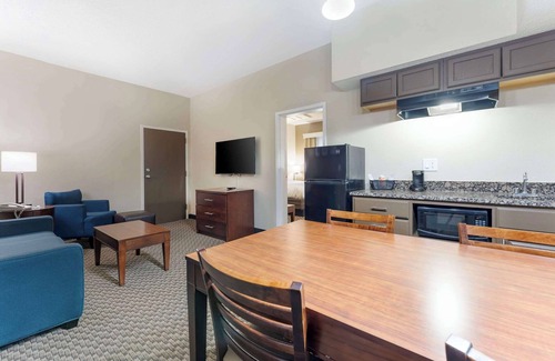 Tire Hill Hotel | Comfort Inn & Suites
